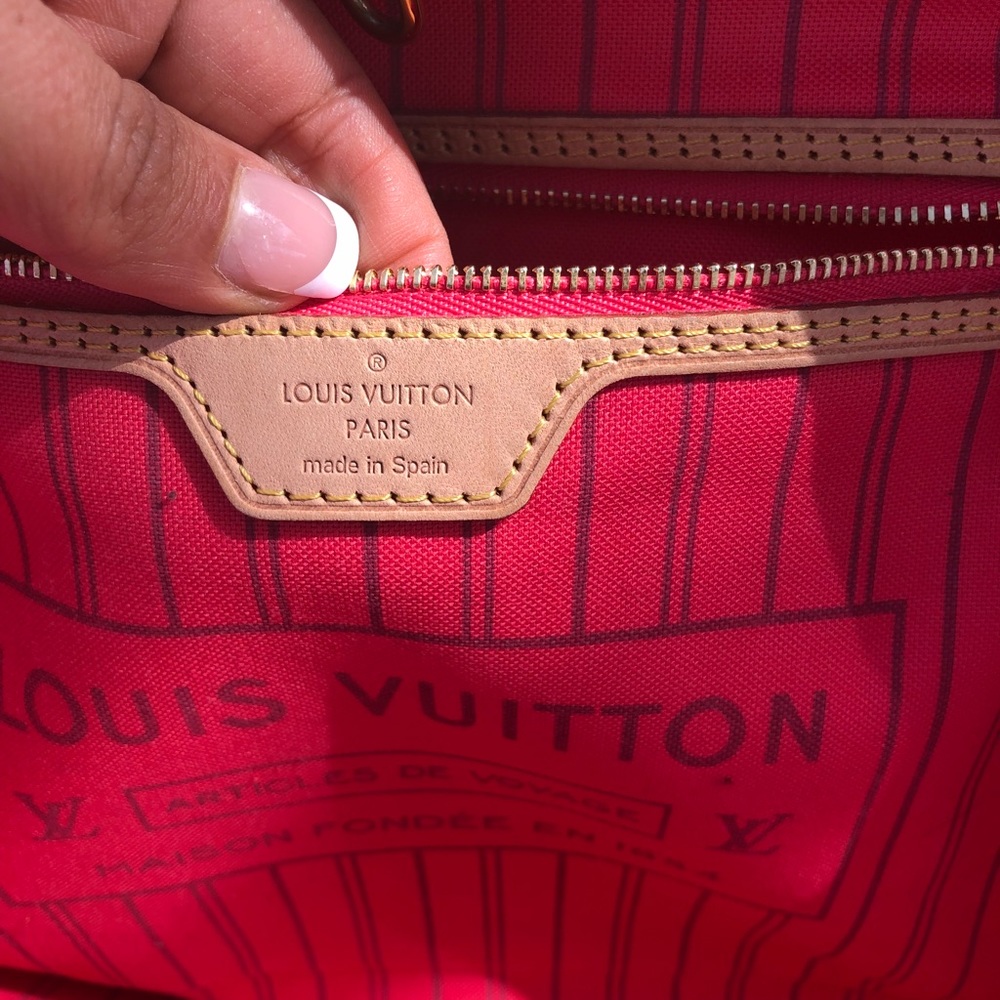 Louis Vuitton V Neverful MM - Picture 8 of 9
